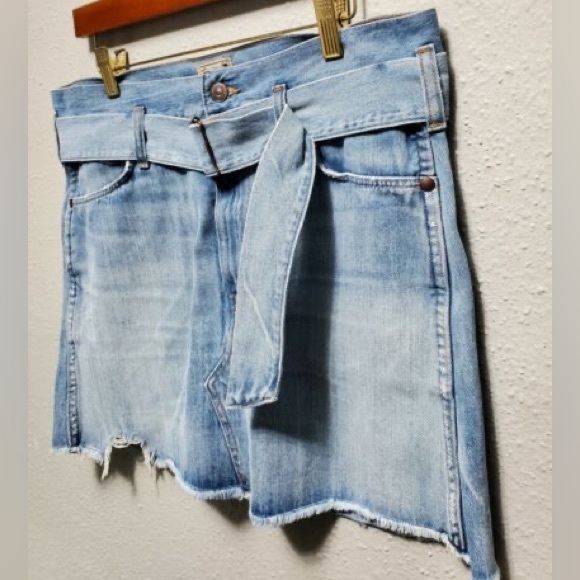 Polo Ralph Lauren destroyed blue jean skirt EUC Size 31 - Picture 2 of 9